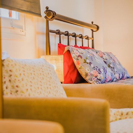 Green Apartment Ground Floor Feel Like Home Properties Saronida ภายนอก รูปภาพ