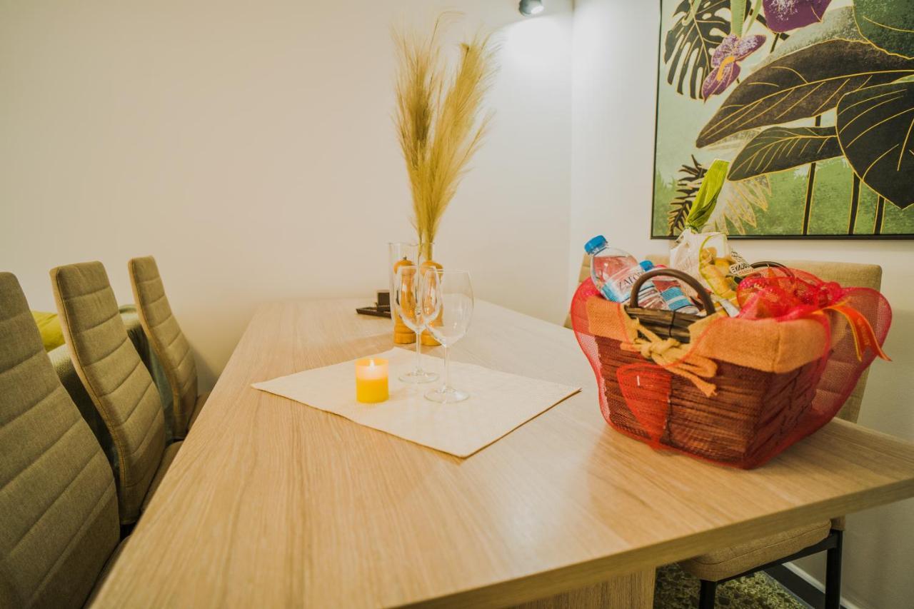 Green Apartment Ground Floor Feel Like Home Properties Saronida ภายนอก รูปภาพ