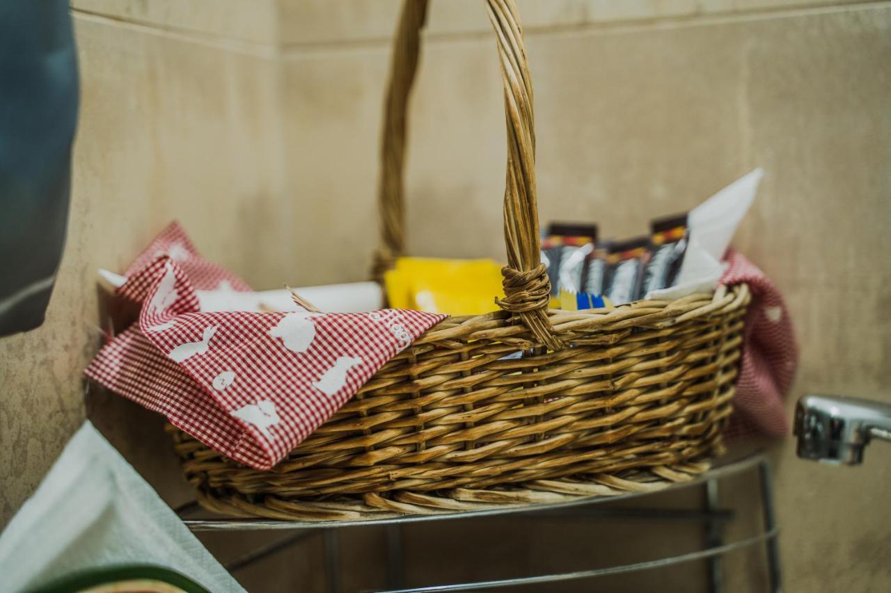 Green Apartment Ground Floor Feel Like Home Properties Saronida ภายนอก รูปภาพ
