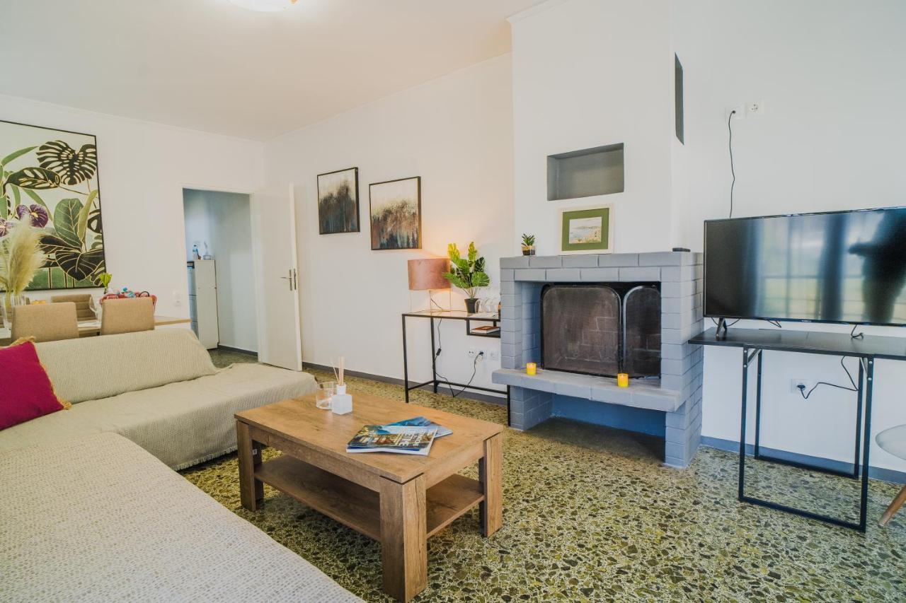Green Apartment Ground Floor Feel Like Home Properties Saronida ภายนอก รูปภาพ