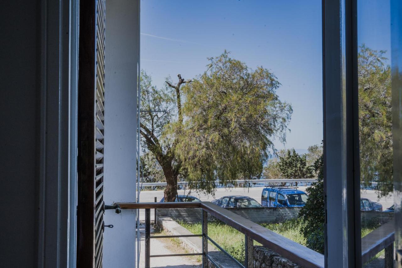 Green Apartment Ground Floor Feel Like Home Properties Saronida ภายนอก รูปภาพ